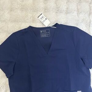 Figs Casma Three Pocket Scrub Top NWT